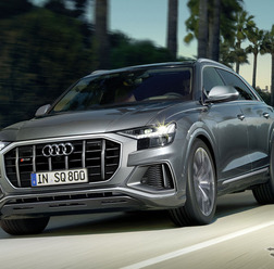 アウディ SQ8