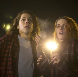 『エージェント・ウルトラ』 Photo Credit: Alan Markfield/(C) 2015 American Ultra, LLC. All Rights Reserved.