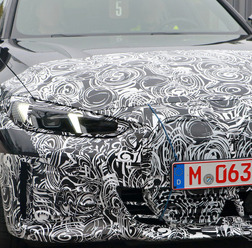 BMW i4 M50 改良新型プロトタイプ（スクープ写真）