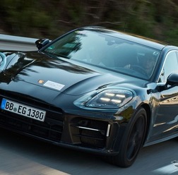 ポルシェ・パナメーラ 新型のプロトタイプ