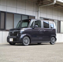 SUSTEC NF210新型HONDA N-BOX(JF5)用実装例