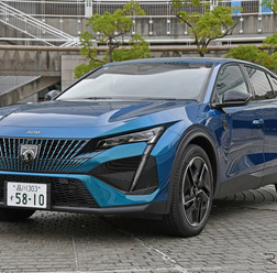 プジョー 408 GTハイブリッド(PHEV)