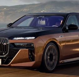 BMW i7 の「M70 xDrive」