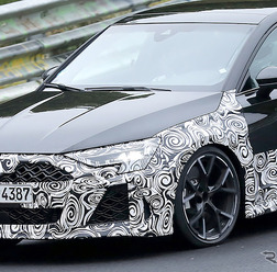 アウディ RS3セダン 改良新型プロトタイプ(スクープ写真)
