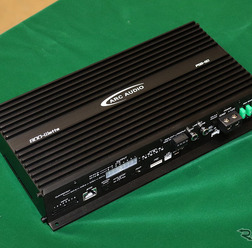 「パワーアンプ内蔵DSP」の一例(アークオーディオ・PS8-50)。