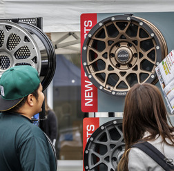オフ系最強の定番モデル! レイズ デイトナ装着車両に注目~2024 RAYS FAN MEETING~