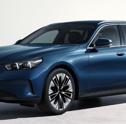 BMW 5シリーズ・ツーリング 新型の「520d」