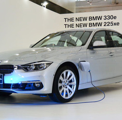 BMW 330e