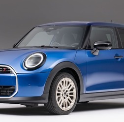 新型MINI クーパー 5ドア