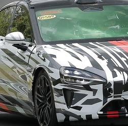 シャオミ SU7 超高性能モデルのプロトタイプ(スクープ写真)