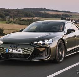 アウディ RS e-tron GTパフォーマンス