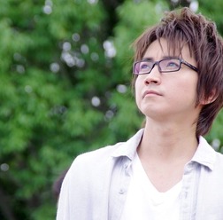 “メガネ男子”藤原竜也/『僕だけがいない街』-(C)2016 映画「僕だけがいない街」製作委員会