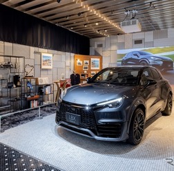 「INTERSECT BY LEXUS TOKYO」で『LBX MORIZO RR』展示開始