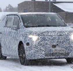 メルセデスベンツ VクラスEV 新型のプロトタイプ