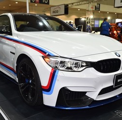 BMW M4 クーペ with Mパフォーマンスパーツ(東京オートサロン16)