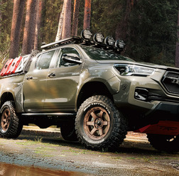 gramLIGHTS 57DR-X HD ×TOYOTA HILUX