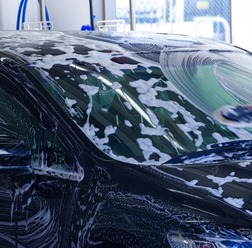 普通の洗車じゃ落ちない！ ボディを曇らせるしつこい水アカ、徹底除去マニュアル～Weeklyメンテナンス～