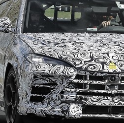ランボルギーニ ウルス 改良新型のプロトタイプ