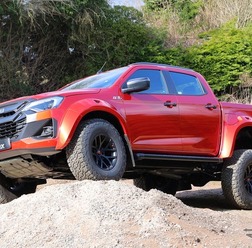 いすゞ『D-Max Arctic Trucks AT35』