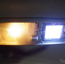 DIY初心者でもできる! 車内を劇的に変えるLEDライト交換の手順とコツ~Weeklyメンテナンス~