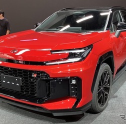 トヨタ RAV4 新型:GRスポーツ