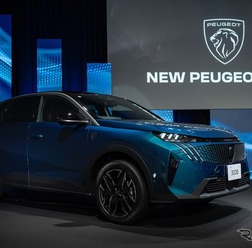 プジョー3008GT ハイブリッド