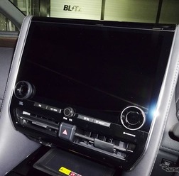 トヨタ・アルファードハイブリッド搭載のコネクティッドナビ対応14インチディスプレイオーディオPlus