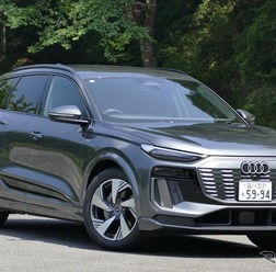 アウディ Q6 e-tron quattro advanced