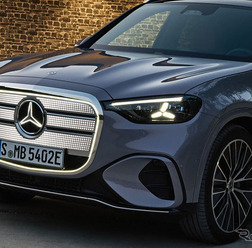 メルセデスベンツ GLC 新型(写真)をはじめ様々なモデルが日本初公開となる