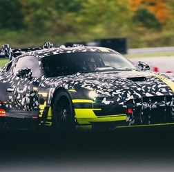 メルセデスAMGのコンセプトAMG GTトラックスポーツのプロトタイプ