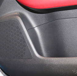 純正ドアスピーカーの取り付け位置の一例。