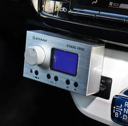 「DSP」が搭載されたオーディオカーの一例(製作ショップ:サウンドウェーブ<茨城県>)。