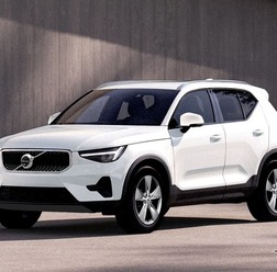 ボルボ XC40 Essential B3 Selection
