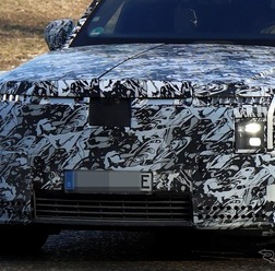 ロールスロイスの新型電気SUV プロトタイプ
