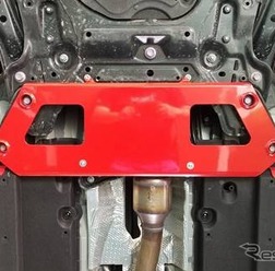 タナベ サステック・アンダーブレース　GRヤリスRCグレード・18インチパッケージ装着例