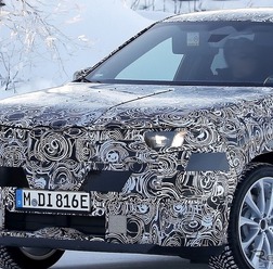 BMW iX1 次期型のプロトタイプ
