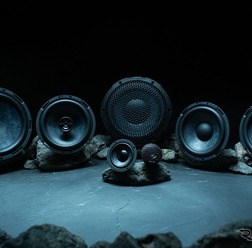 FOCAL「SLATEFIBER」第二世代モデル登場