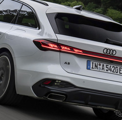 アウディ A5 アバントTFSI e-hybrid quattro S line
