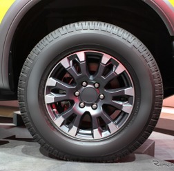 タイヤが汚いと愛車はぼやける! 洗車の完成度を上げるタイヤケア術~Weeklyメンテナンス~