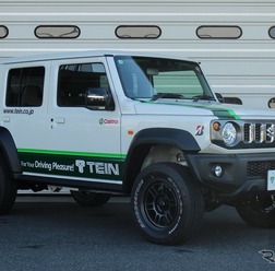 テイン 4x4ダンパースポーツ ジムニーノマド装着例(基準車高純正比 フロント:55mmアップ / リア:45mmアップ)