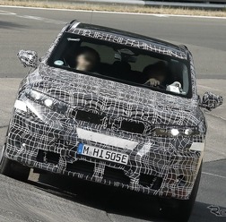 BMW iX5 M 市販型のプロトタイプ