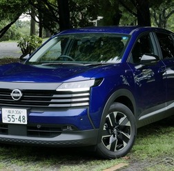 日産 キックス X e-4ORCE・4WD