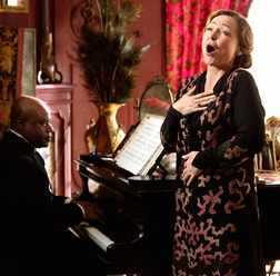 『偉大なるマルグリット』(C)2015 -FIDELITE FILMS - FRANCE 3 CINEMA - SIRENA FILM - SCOPE PICTURES - JOUROR CINEMA - CN5 PRODUCTIONS - GABRIEL INC
