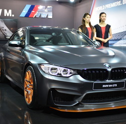 BMW M4 GTS（東京モーターショー15）