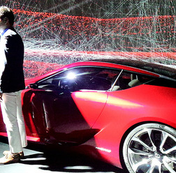 谷川じゅんじ氏、アーティスト・平川紀道氏、「LC500」デザイナー・森忠雄氏が登壇したトークショー「人間の感性とテクノロジーが切り開く、表現の新しい地平」（六本木ヒルズ森タワー52階 東京シティビュー、3月15日）