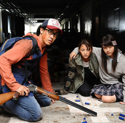 大泉洋&有村架純&長澤まさみ/『アイアムアヒーロー』 -(C)2016 映画「アイアムアヒーロー」製作委員会 -(C)2009 花沢健吾/小学館
