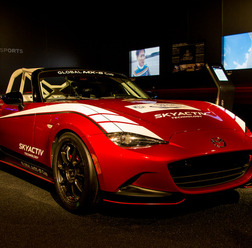 マツダ ロードスター MX-5カップ仕様（東京モーターショー15）