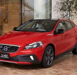 ボルボ V40クロスカントリー アン ミカセレクション