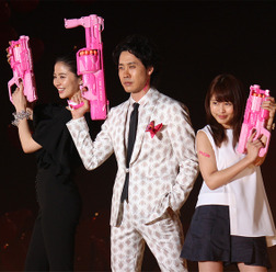 長澤まさみ、大泉洋、有村架純- (C) GirlsAward2016 SPRING/SUMMER