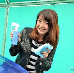 「雨ジミを防止する新発想のクリーンコート『スムースエッグ ハイドロフラッシュ』」を、今井優杏がテスト！